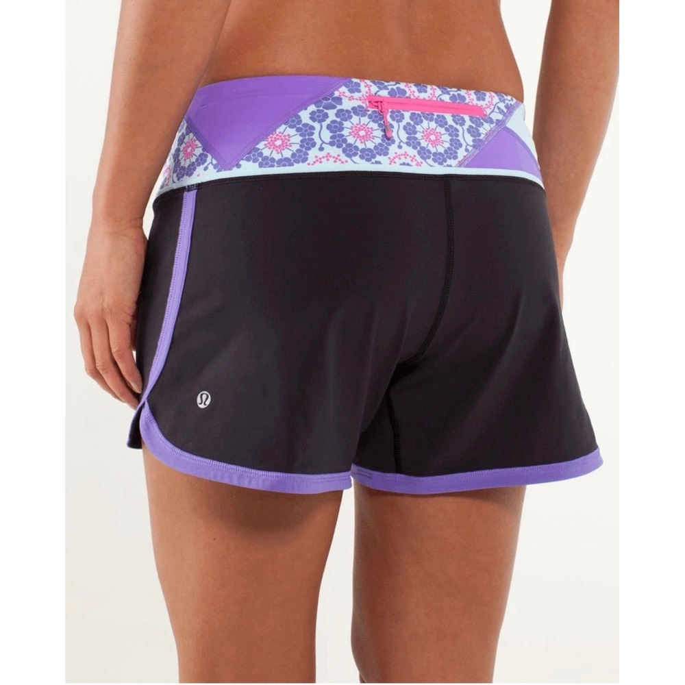 Lululemon Groovy Run shorts in Black Power Purple Flora Run Speed‎ Short Size 6